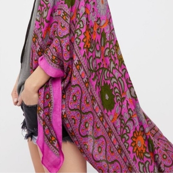 Free People Magic Dance Duster Kimono Vibrant Pink Magenta Patterned One Size - Picture 2 of 9